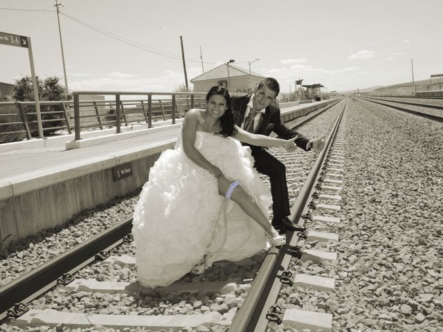 La boda de Rubén y Mary en Monreal Del Campo, Teruel 11