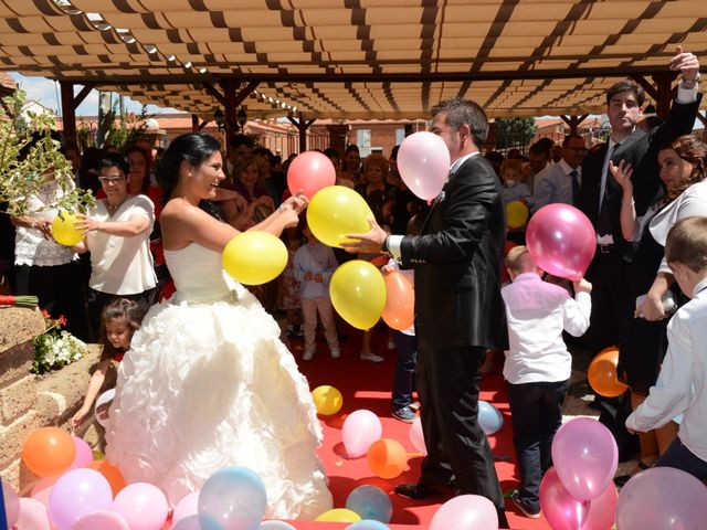 La boda de Rubén y Mary en Monreal Del Campo, Teruel 12