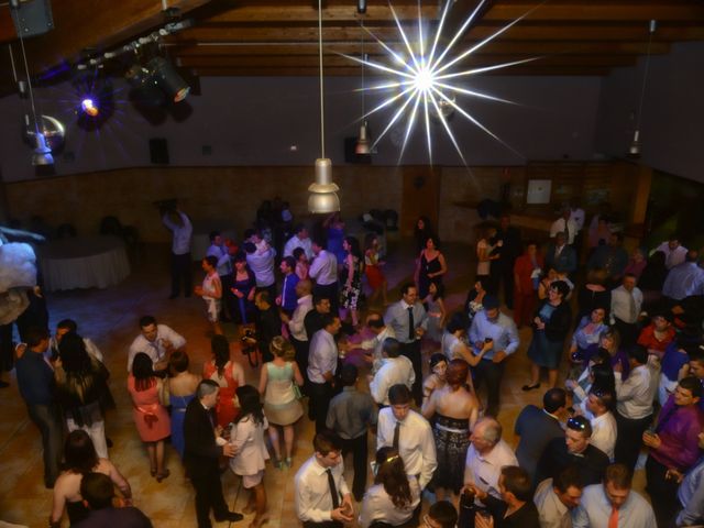 La boda de Rubén y Mary en Monreal Del Campo, Teruel 15