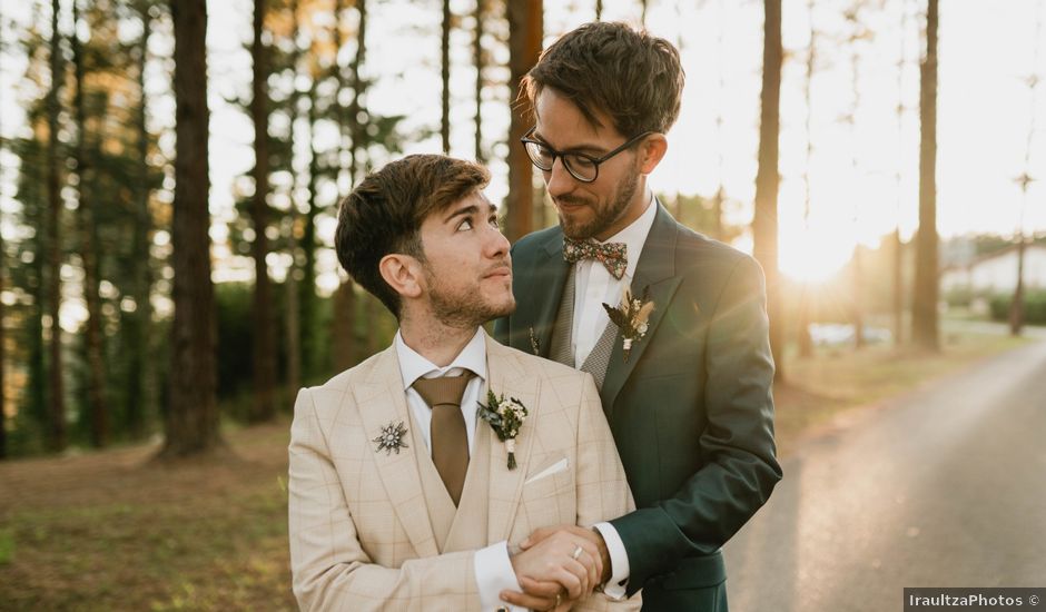 La boda de Jon y Ander en Muxika, Vizcaya