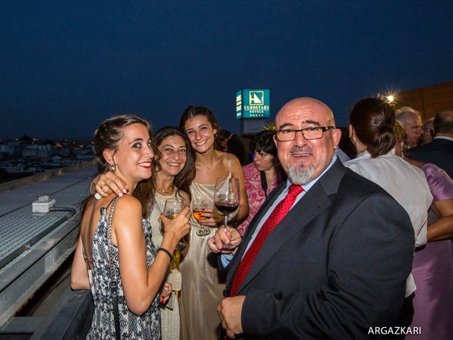 La boda de Manu y Nago en Bilbao, Vizcaya 52