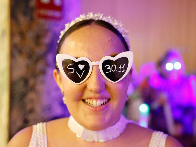 La boda de Salvador y Victoria en Málaga, Málaga 27
