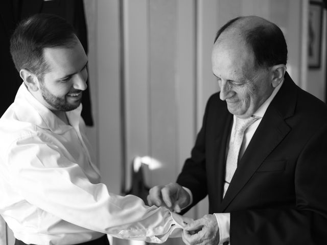 La boda de Salvador y Victoria en Málaga, Málaga 30