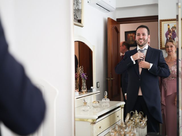 La boda de Salvador y Victoria en Málaga, Málaga 32