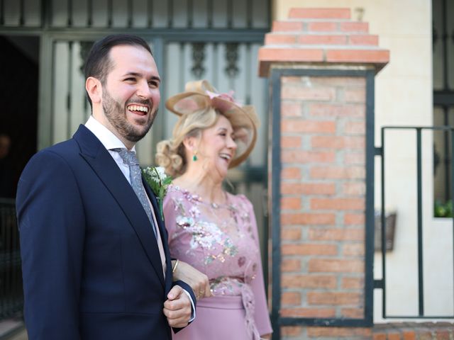 La boda de Salvador y Victoria en Málaga, Málaga 33