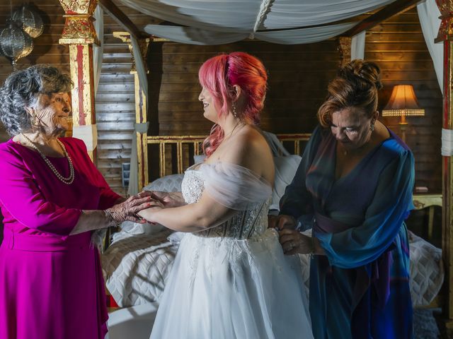 La boda de Jhony y Inma en L' Ènova, Valencia 5