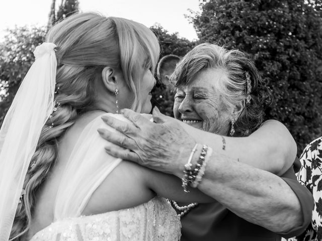La boda de Jhony y Inma en L' Ènova, Valencia 15