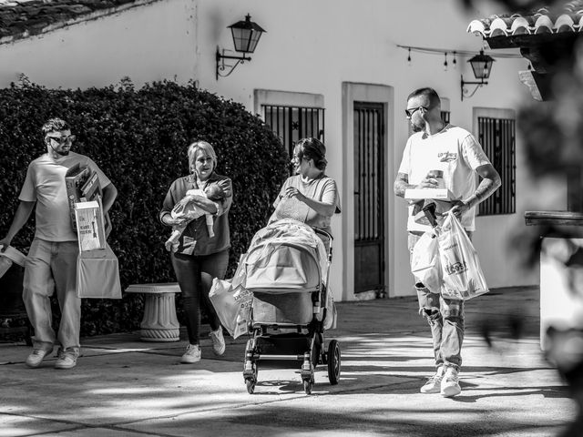 La boda de Jhony y Inma en L' Ènova, Valencia 23