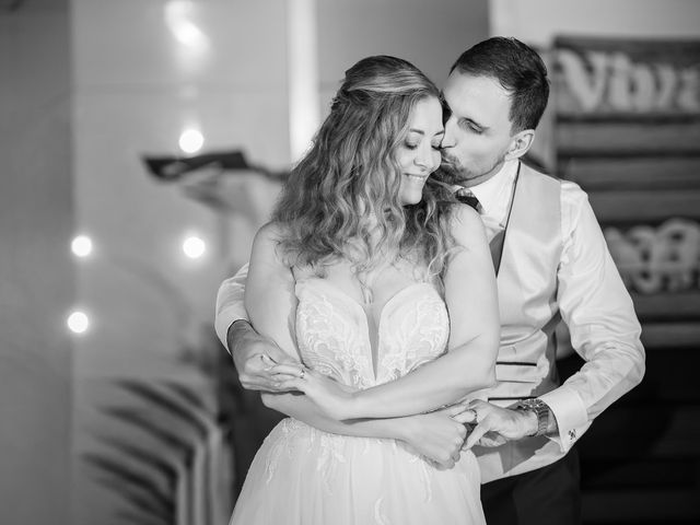 La boda de Vanessa y Jorge en Valencia, Valencia 24