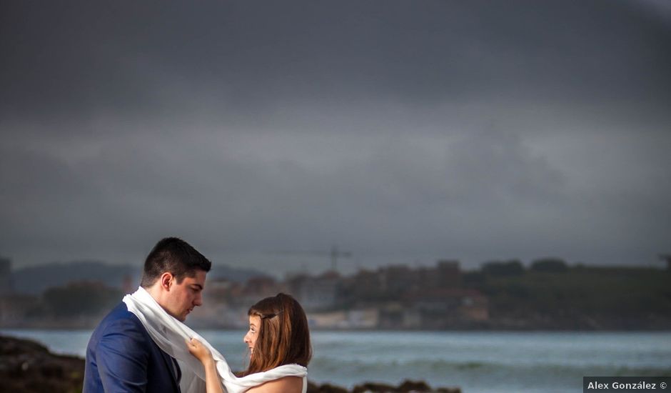 La boda de Ivan y Desi en Gijón, Asturias