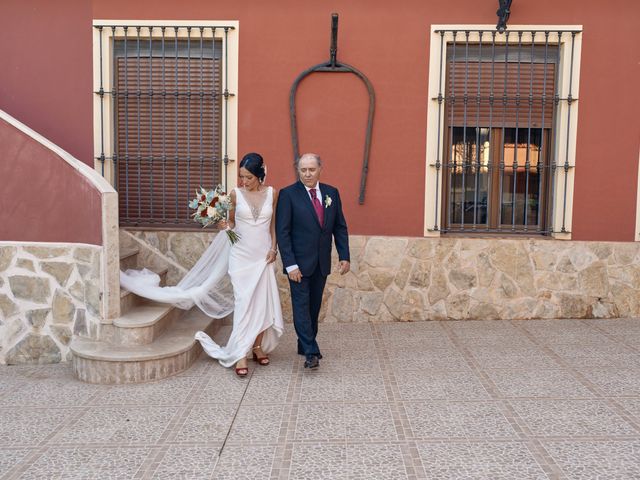 La boda de Enrique y Rosa en Villagarcia Del Llano, Cuenca 26