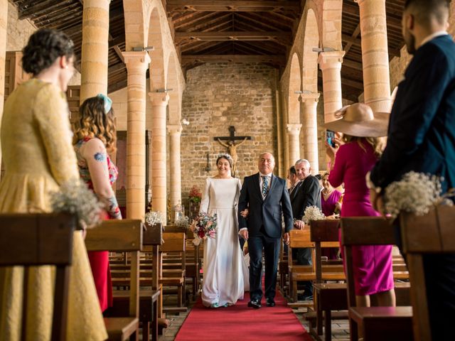 La boda de Carlos y Laura en Torreperogil, Jaén 29