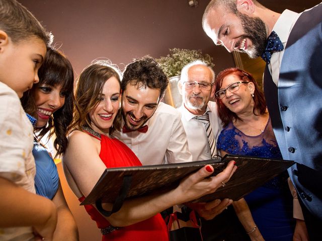 La boda de Iván y Cintia en Sant Cugat Sesgarrigues, Barcelona 32