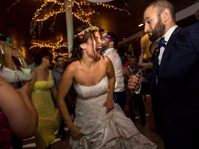 La boda de Iván y Cintia en Sant Cugat Sesgarrigues, Barcelona 36