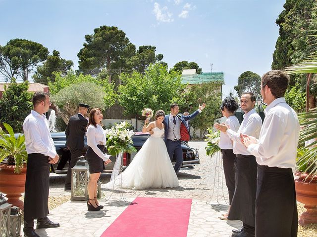 La boda de Carlos y Laura en San Juan De Alicante, Alicante 34
