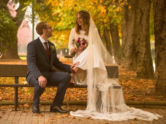 La boda de Adrián y María en León, León 24