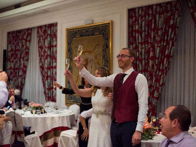 La boda de Adrián y María en León, León 42