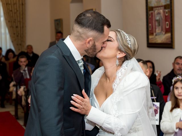 La boda de Alejandro y Nerea en Dos Hermanas, Sevilla 24