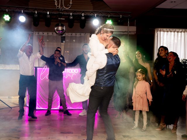 La boda de Alejandro y Nerea en Dos Hermanas, Sevilla 32