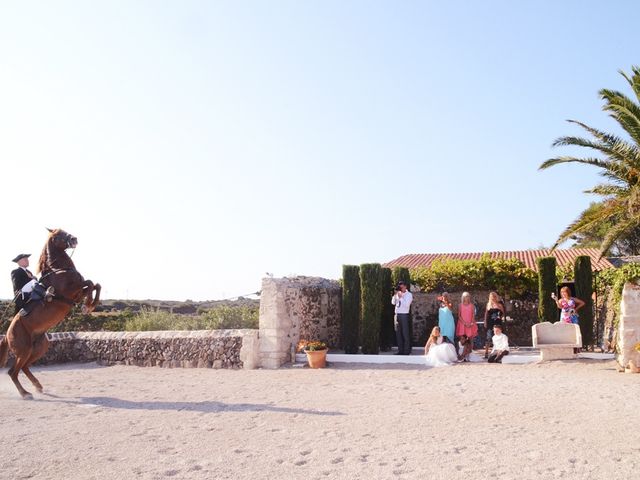 La boda de Daniel y Leanne en San Antonio (Mahon), Islas Baleares 16