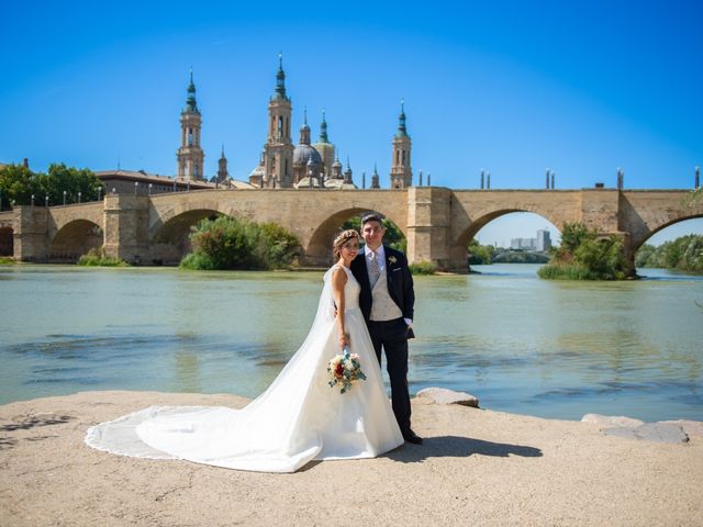 La boda de Javi y Elena y Javi en Zaragoza, Zaragoza 1