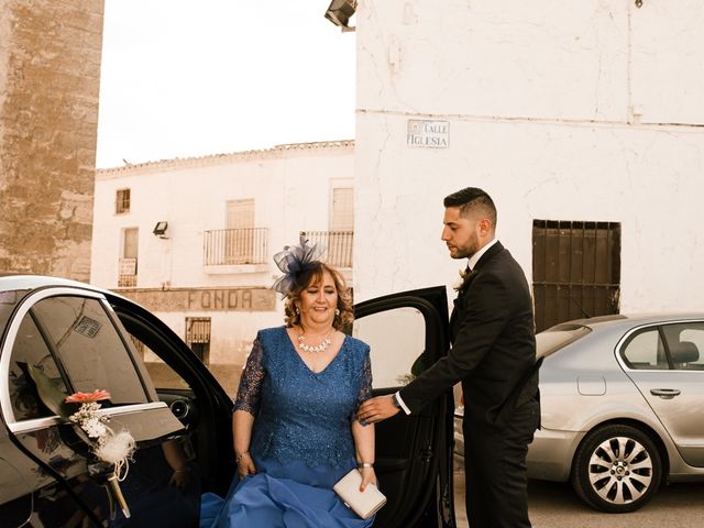 La boda de Ainhoa y Carlos en Villamayor De Santiago, Cuenca 22