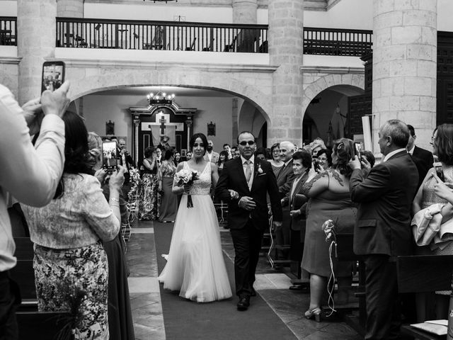 La boda de Ainhoa y Carlos en Villamayor De Santiago, Cuenca 30