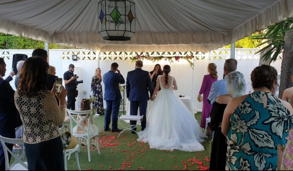 La boda de Miguel y Alba en La Algaba, Sevilla