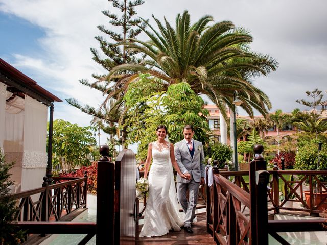 La boda de David y Irua en Adeje, Santa Cruz de Tenerife 33
