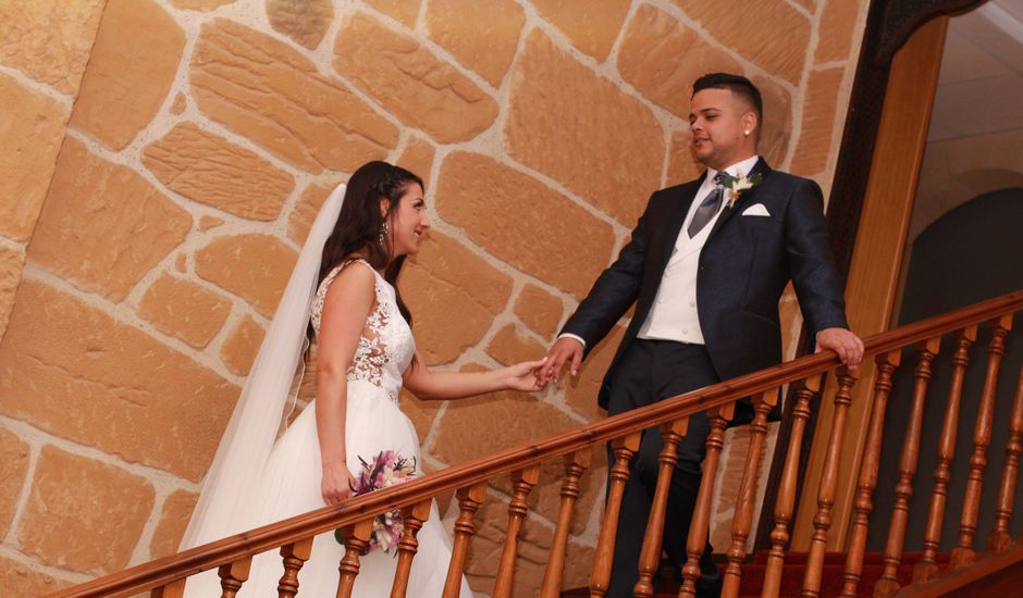 La boda de Cristian y Claudia en Zaragoza, Zaragoza