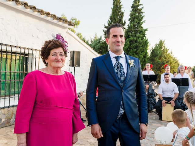 La boda de Cándido  y Irene en Abenojar, Ciudad Real 22