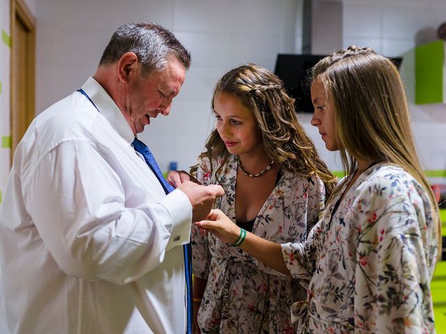 La boda de Cándido  y Irene en Abenojar, Ciudad Real 48