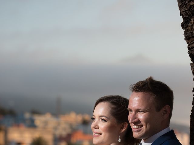 La boda de Cristian y Aniuska en La Victoria De Acentejo, Santa Cruz de Tenerife 32