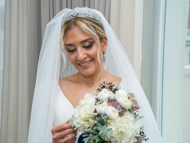 La boda de Miguel y Adriana en Madrid, Madrid 2