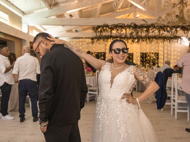 La boda de Anthony y María en Abegondo, A Coruña 25