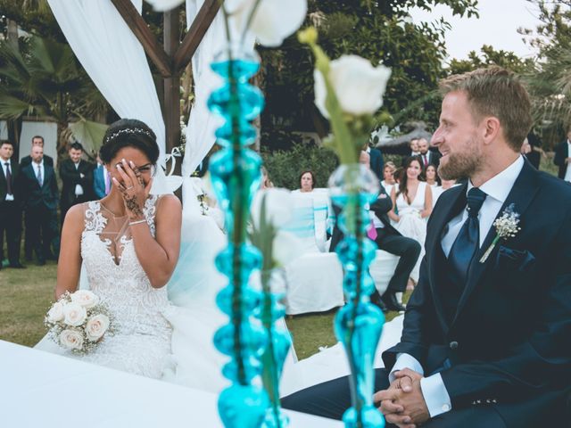 La boda de Luis y Linda en Estepona, Málaga 27