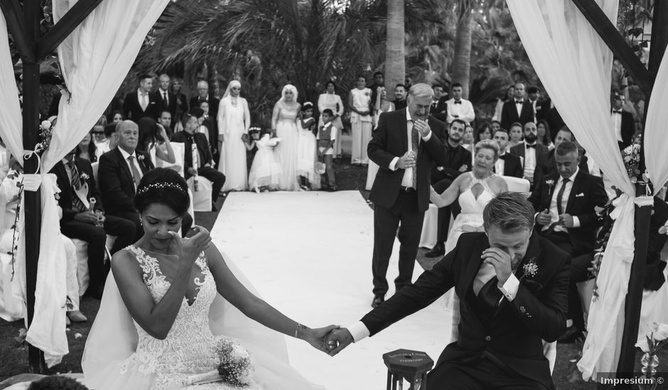 La boda de Luis y Linda en Estepona, Málaga