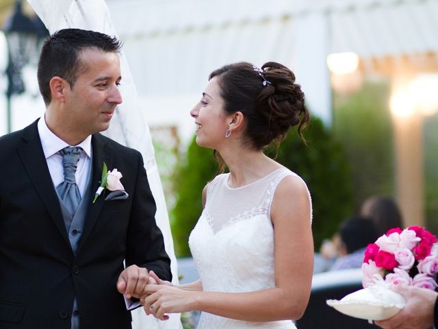 La boda de Javier  y Patricia en Canet D&apos;adri, Girona 12