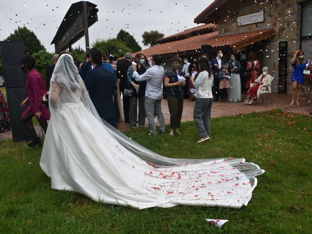 La boda de Iker y Carla en Sondika, Vizcaya 17