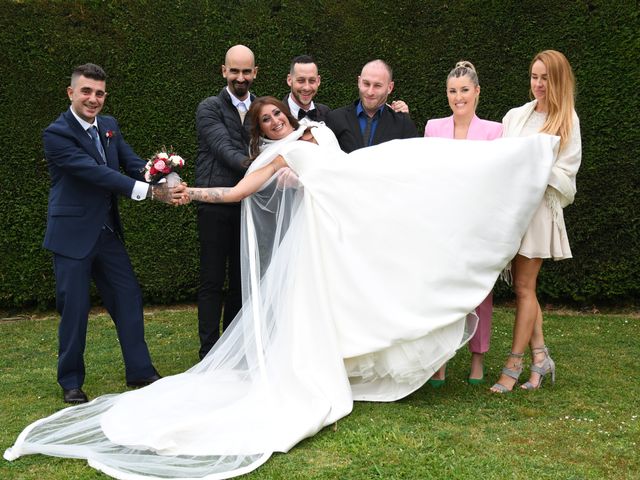 La boda de Iker y Carla en Sondika, Vizcaya 20