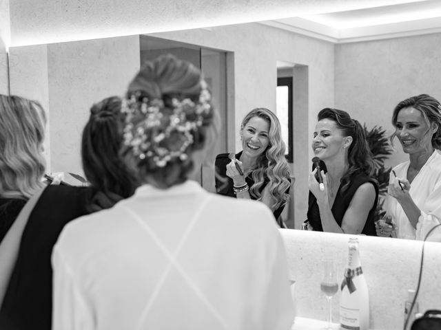 La boda de Pilar y Iván en Estepona, Málaga 3