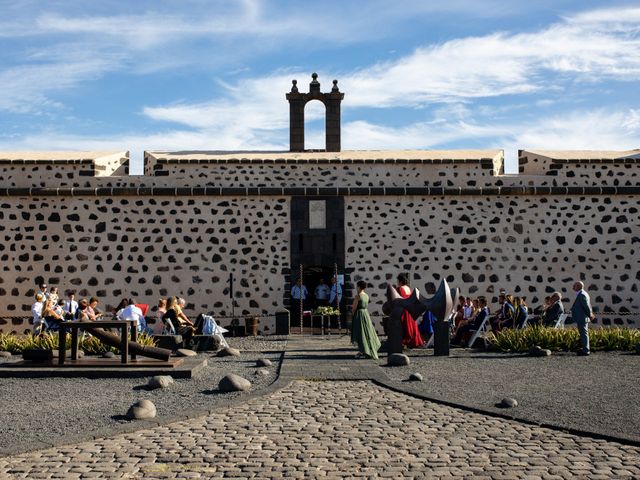 La boda de Victor y Lina en San Bartolomé, Las Palmas 43