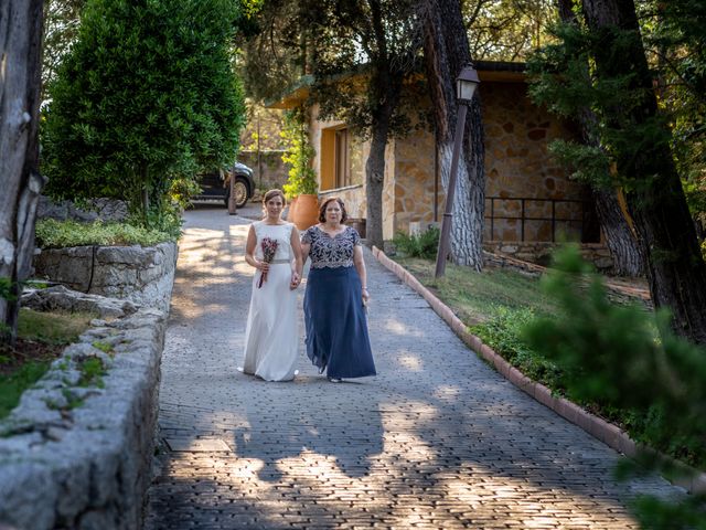 La boda de Cristina y Sandra en San Agustin De Guadalix, Madrid 32