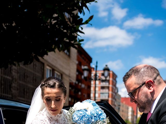 La boda de Javier y Mónica en Oviedo, Asturias 17