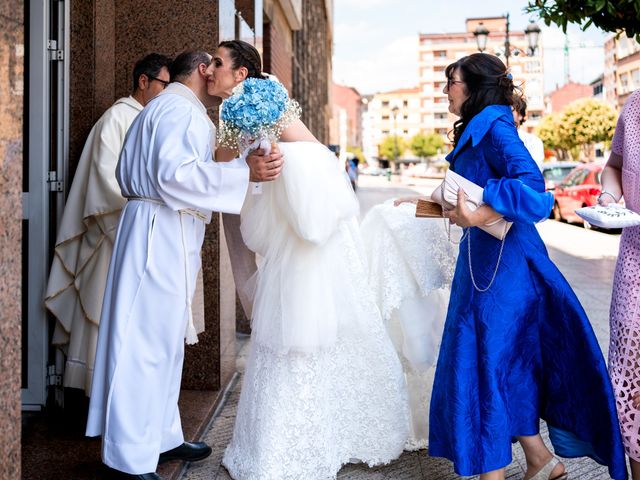 La boda de Javier y Mónica en Oviedo, Asturias 18