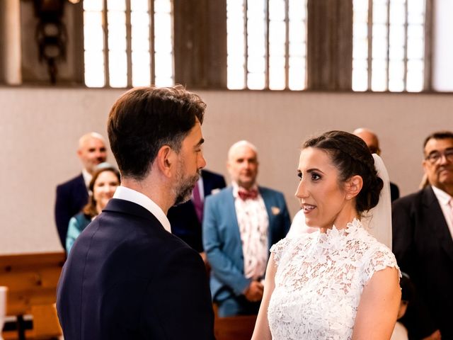La boda de Javier y Mónica en Oviedo, Asturias 32