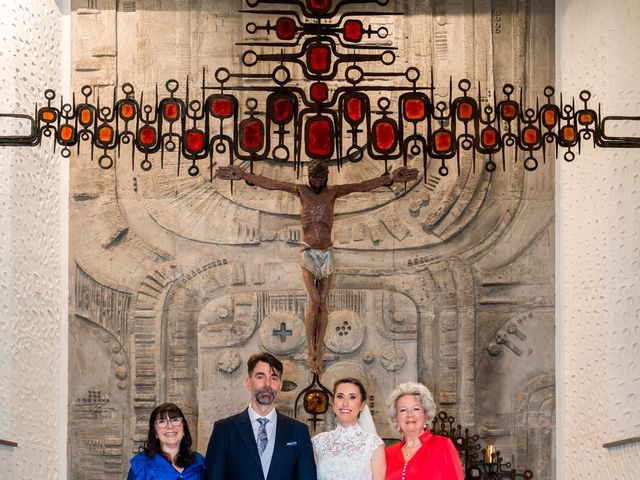 La boda de Javier y Mónica en Oviedo, Asturias 38