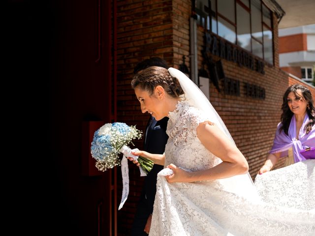 La boda de Javier y Mónica en Oviedo, Asturias 44