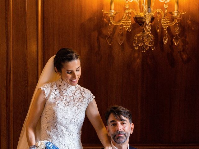 La boda de Javier y Mónica en Oviedo, Asturias 60