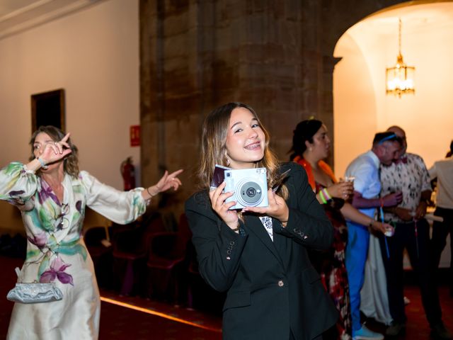 La boda de Javier y Mónica en Oviedo, Asturias 89